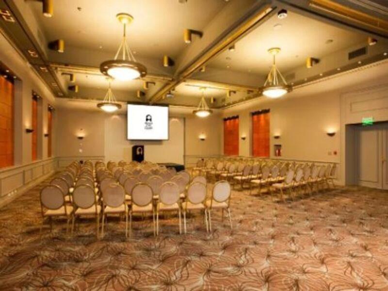 Austral Plaza Hotel Comodoro Rivadavia Esterno foto