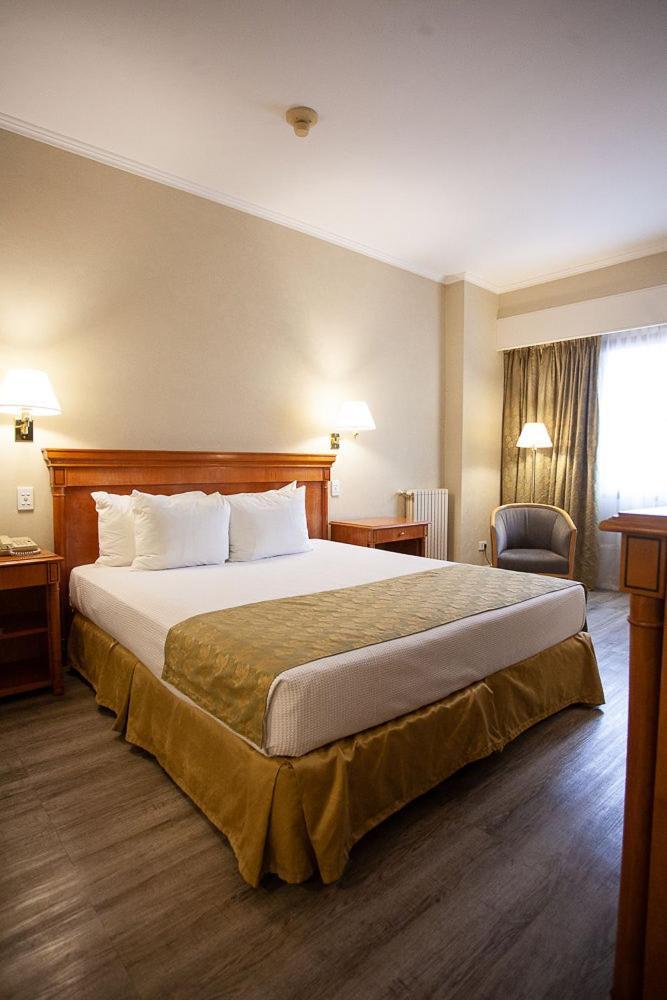 Austral Plaza Hotel Comodoro Rivadavia Esterno foto