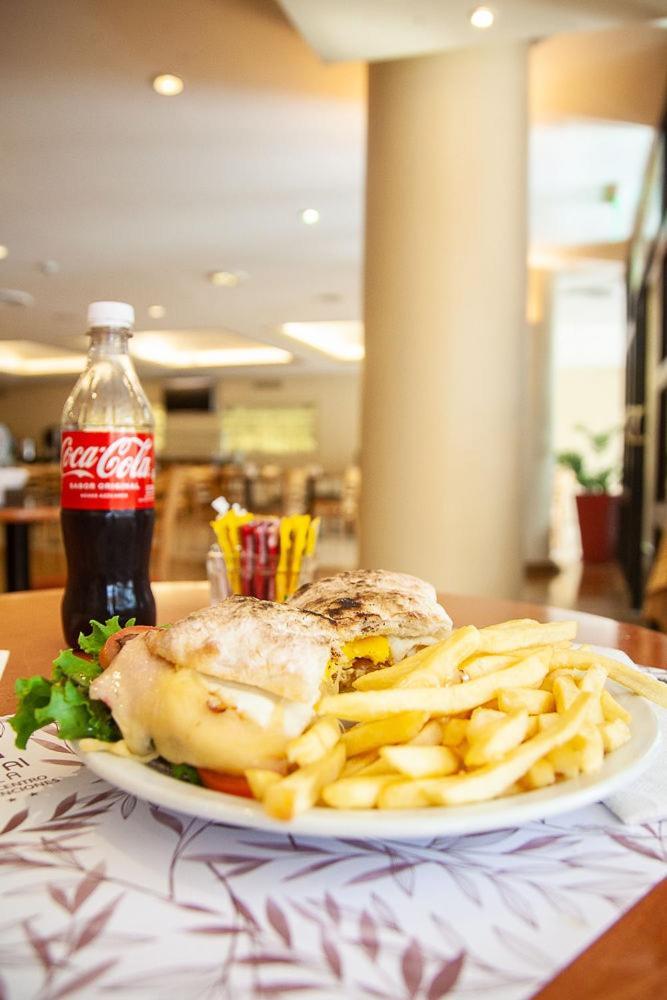 Austral Plaza Hotel Comodoro Rivadavia Esterno foto