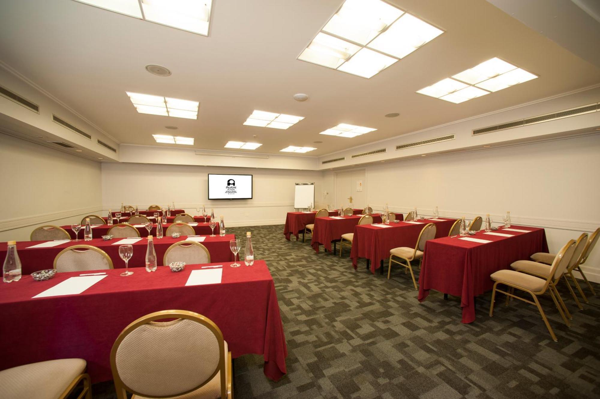 Austral Plaza Hotel Comodoro Rivadavia Esterno foto