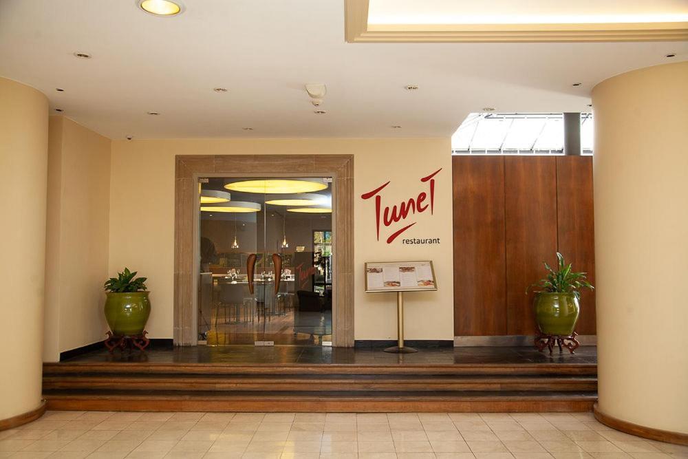 Austral Plaza Hotel Comodoro Rivadavia Esterno foto