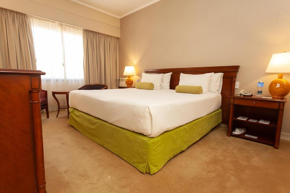 Austral Plaza Hotel Comodoro Rivadavia Esterno foto