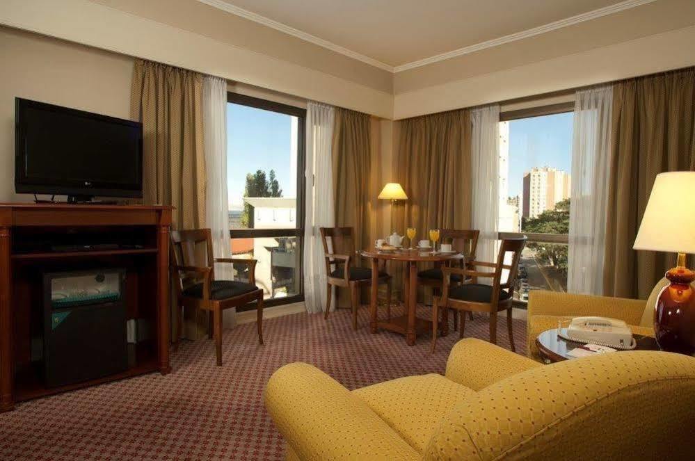 Austral Plaza Hotel Comodoro Rivadavia Esterno foto