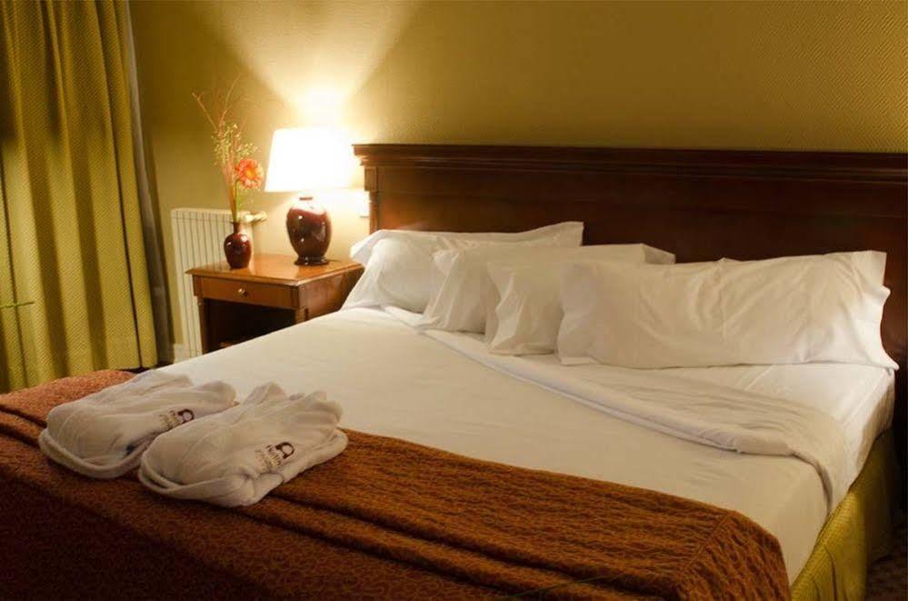 Austral Plaza Hotel Comodoro Rivadavia Esterno foto